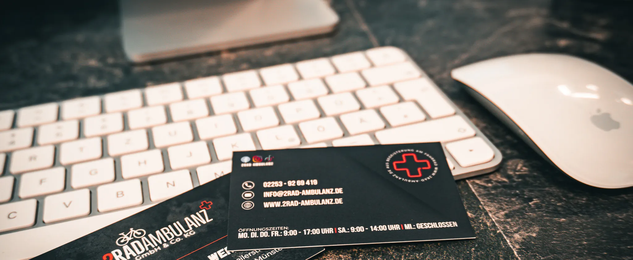 2Rad Ambulanz - Fahrradgeschäft - Visitenkarte auf dem Computertisch